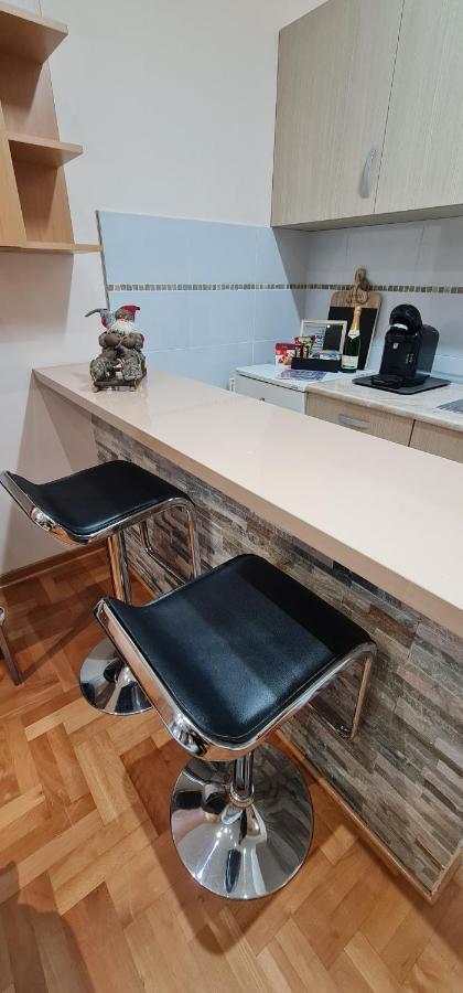 Design Apartment Business Lux 4 Star "Rio" Completely Business Lux Place In The City Center & Free Included Industry Optical Wifi & Netflix & Keyless Code Entry & Full Smart App & Kitchen & Washing Machine & Wide Terrace & Secure 2 Parking Place Ćuprija Kültér fotó
